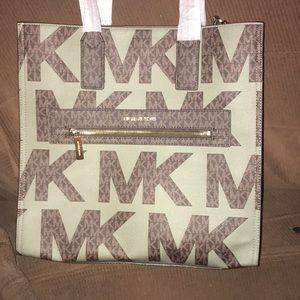 Micheal Kors Kenly army green tote *BNWT*